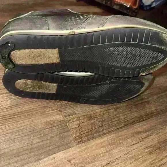 Magnanni Pueblo Perforated Leather Sneakers (size 8.5) - Picture 5 of 7